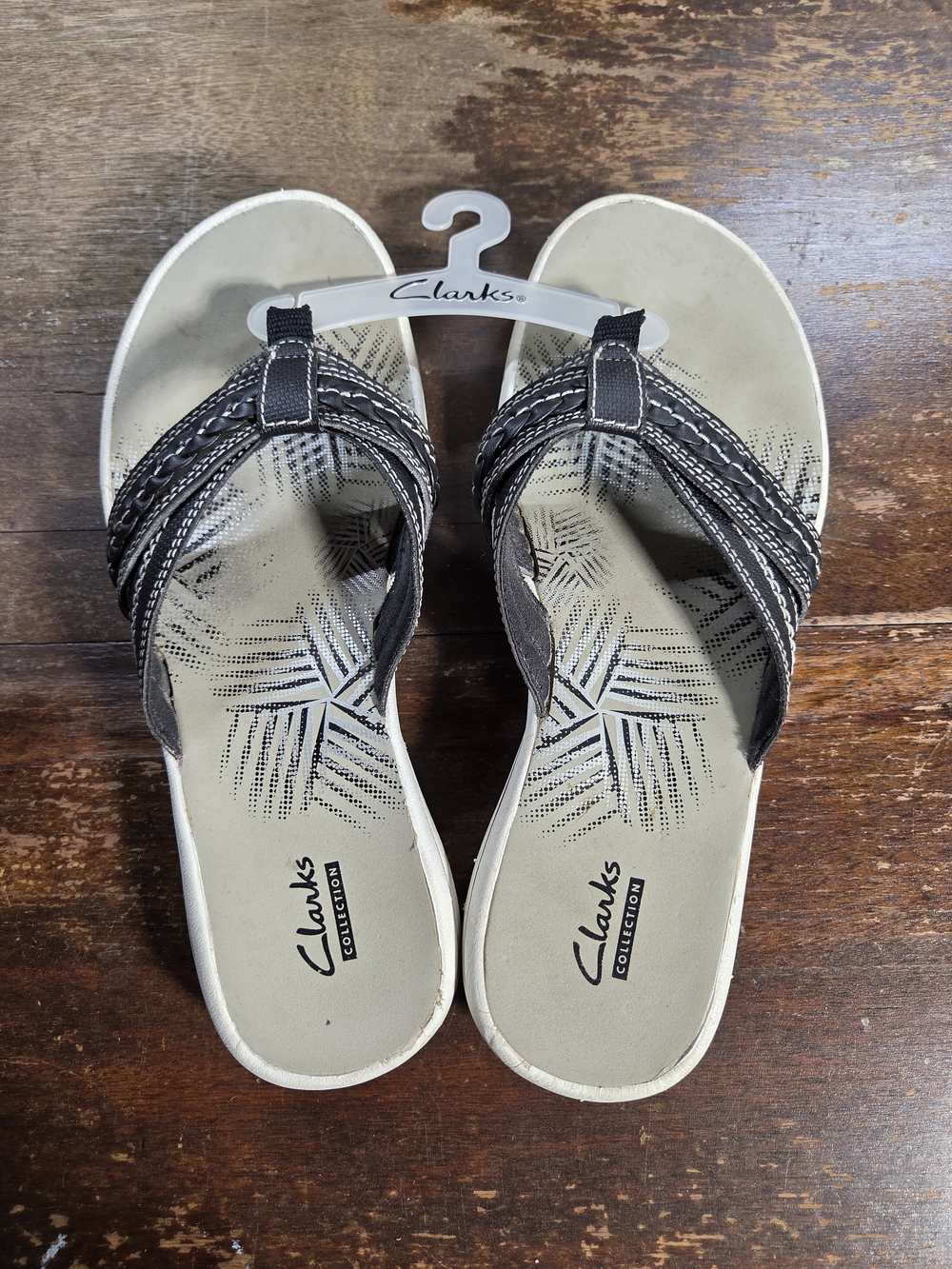 Clarks Women's Black/Tan Strappy Comfort Flip Flops